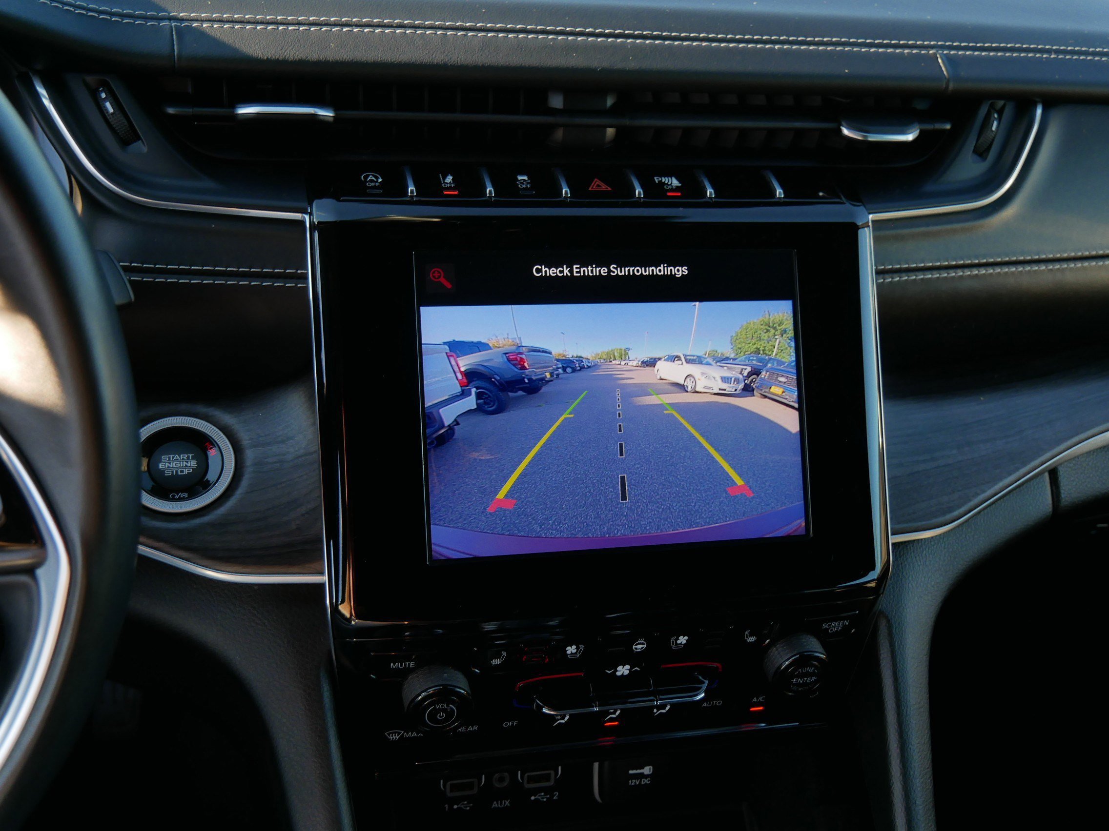 Used 2022 Jeep Grand Cherokee Overland w/ Luxury Tech Group IV image 33