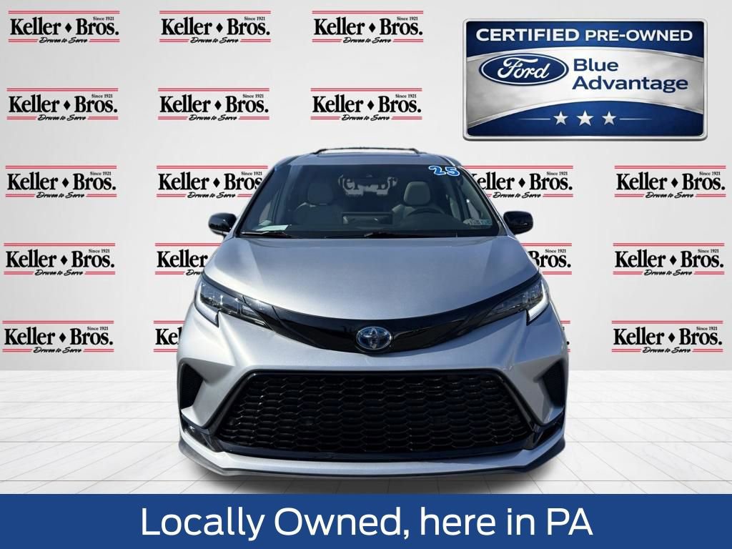 Used 2025 Toyota Sienna XSE w/ XSE Plus Package image 8