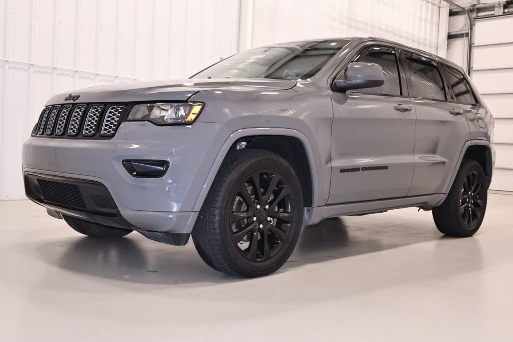 Used 2020 Jeep Grand Cherokee Altitude AWD/4WD image 6