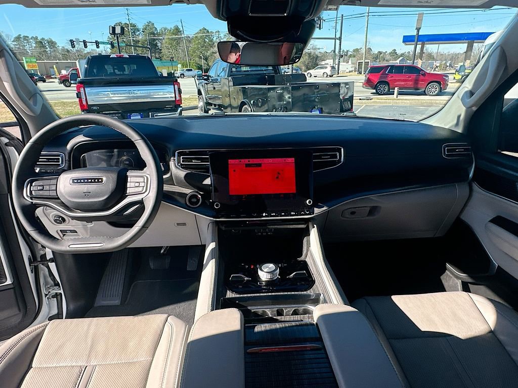 Used 2023 Jeep Wagoneer Series III w/ Preferred Equipment Group image 7