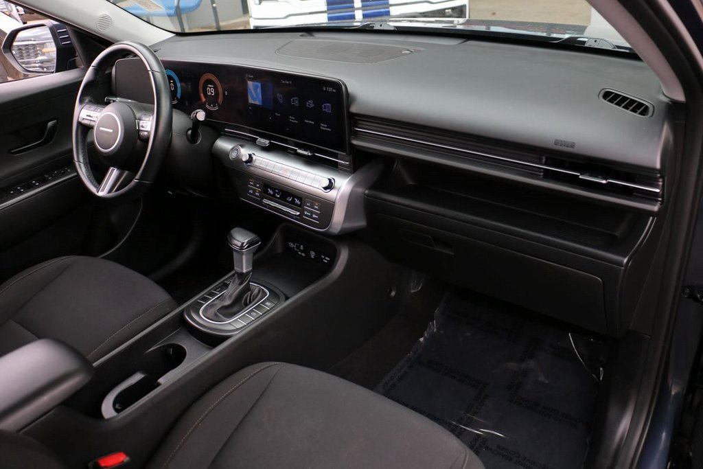 Used 2025 Hyundai Kona SEL image 29