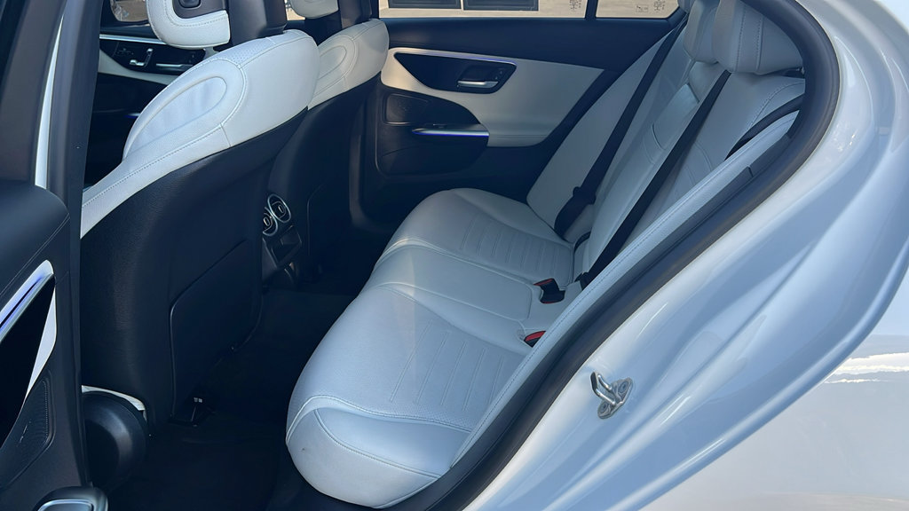 Used 2023 Mercedes-Benz C 300 Sedan image 12