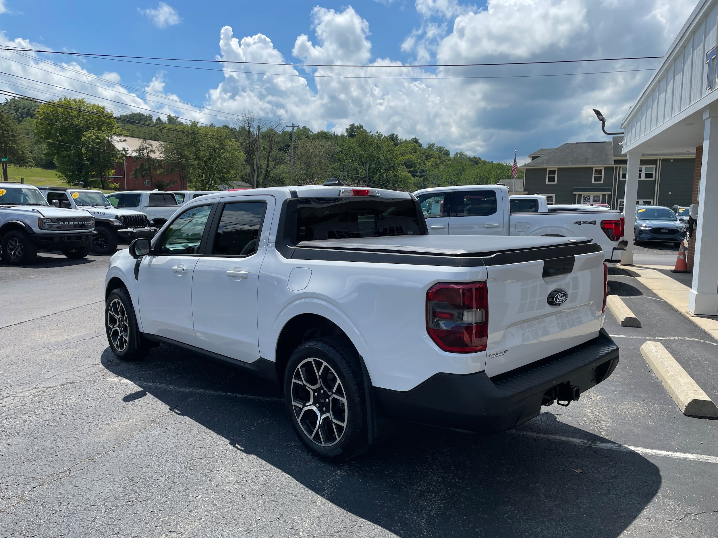 Certified 2025 Ford Maverick Lariat AWD/4WD image 8