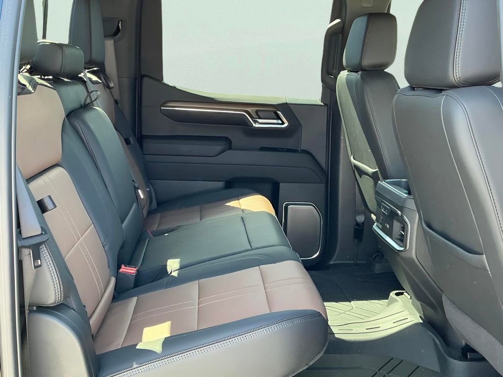 Used 2024 Chevrolet Silverado 1500 High Country image 22