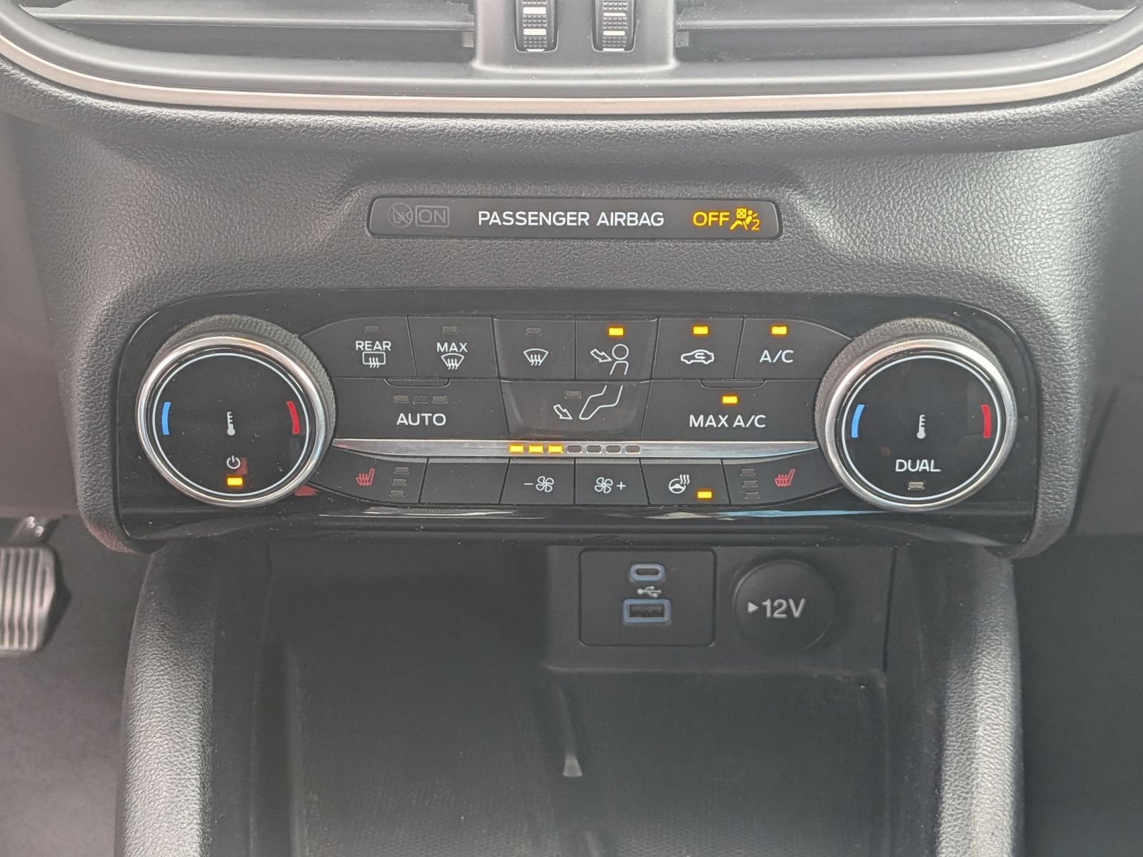 Certified 2022 Ford Escape SEL w/ Technology Package AWD/4WD image 22