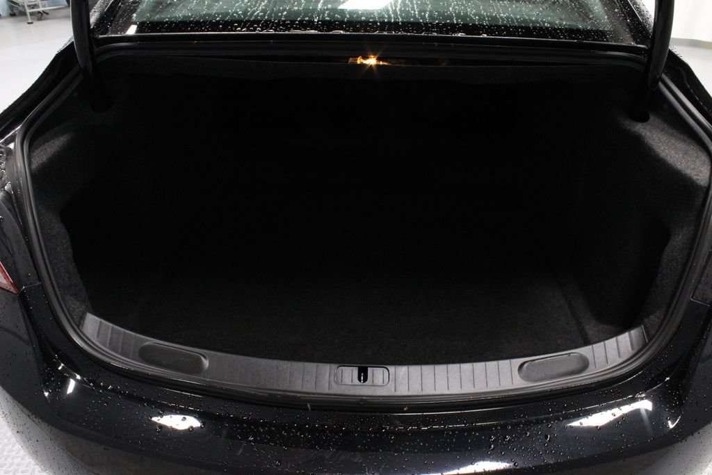 Used 2019 Chevrolet Impala LT FWD image 18