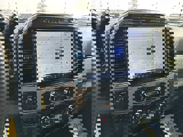 Certified 2022 Ford F250 Lariat w/ Tremor Off-Road Package image 18