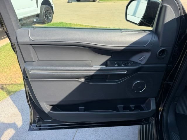 Certified 2024 Ford Expedition XLT RWD image 11