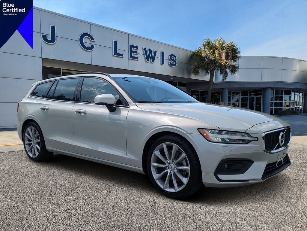 Used 2020 Volvo V60 T5 Momentum