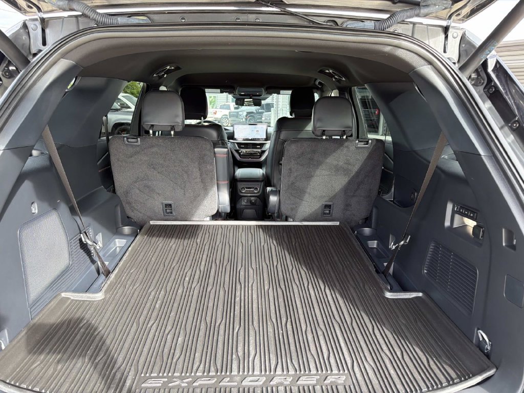 Certified 2025 Ford Explorer ST-Line w/ Premium Package RWD image 11