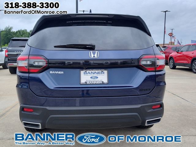 Used 2025 Honda Pilot Sport image 5