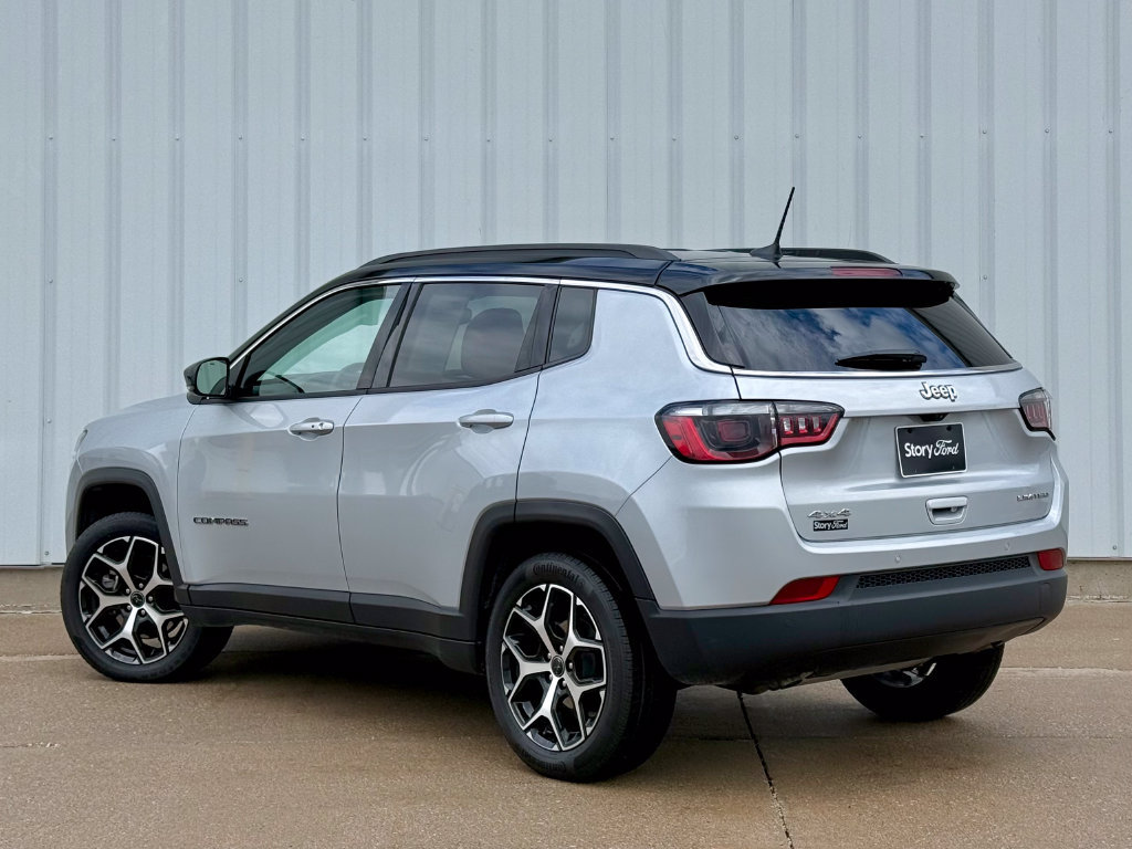 Used 2025 Jeep Compass Limited AWD/4WD image 4
