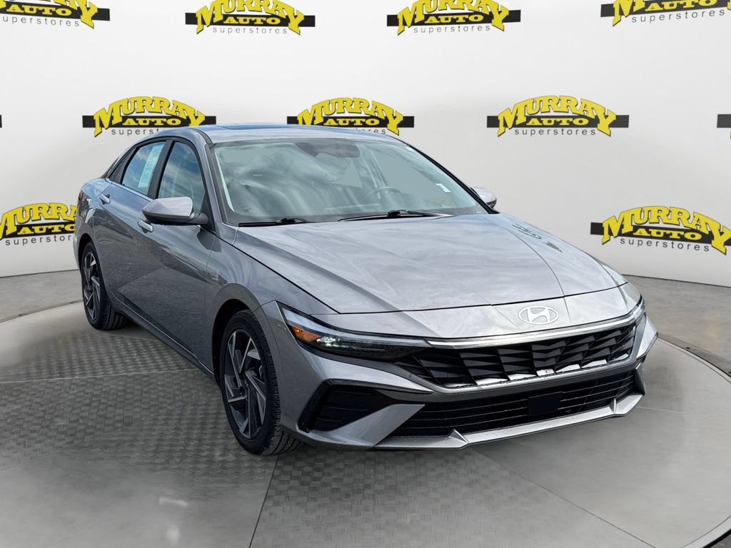 Used 2025 Hyundai Elantra SEL FWD image 10
