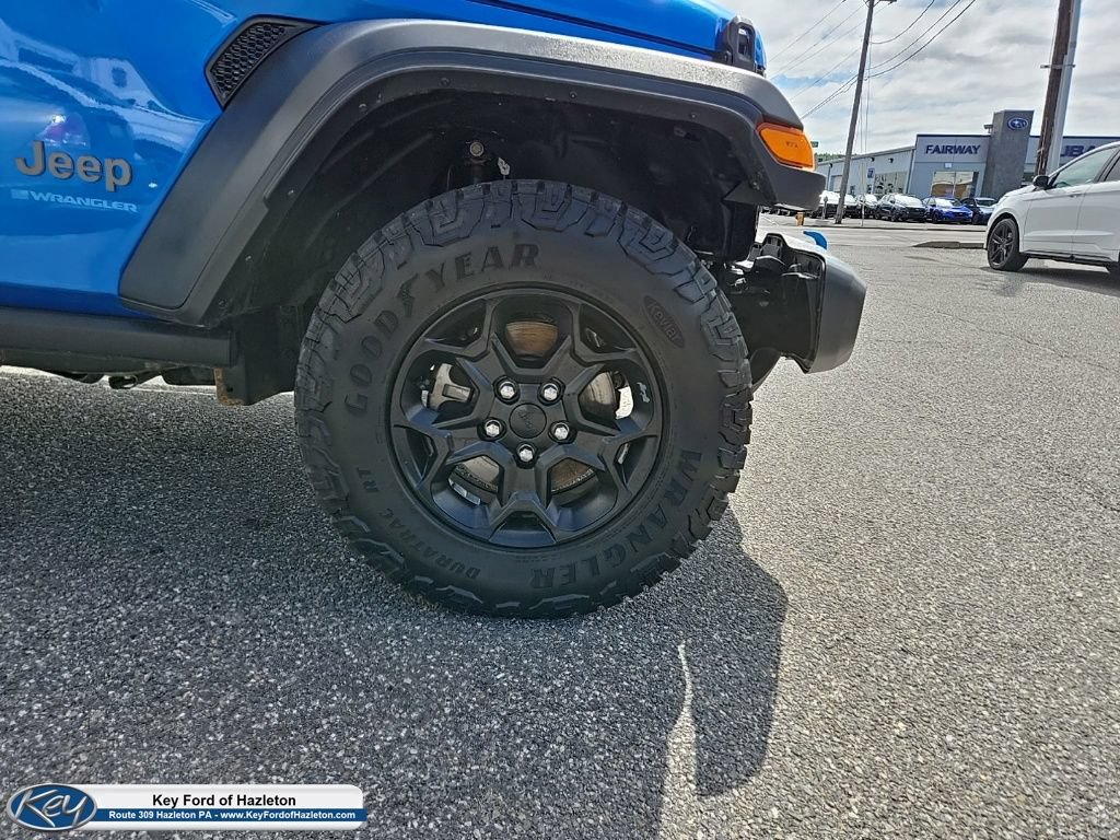Used 2023 Jeep Wrangler Unlimited w/ Cold Weather Group AWD/4WD image 16