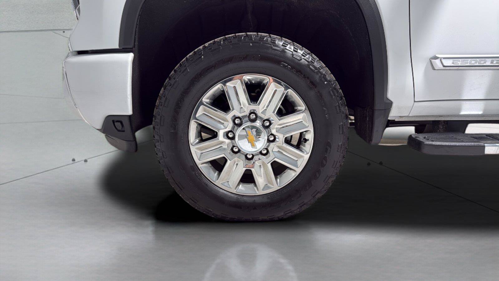 Used 2026 Chevrolet Silverado 2500 High Country w/ Technology Package AWD/4WD image 33