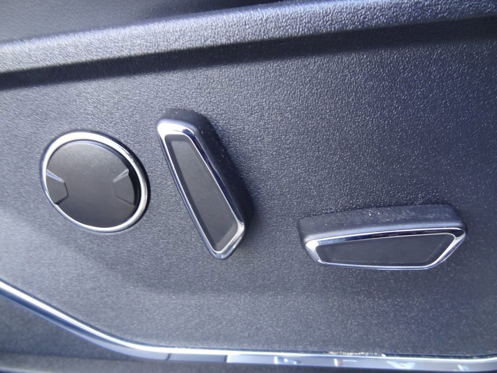 Certified 2023 Ford F150 Platinum w/ Equipment Group 701A High image 22