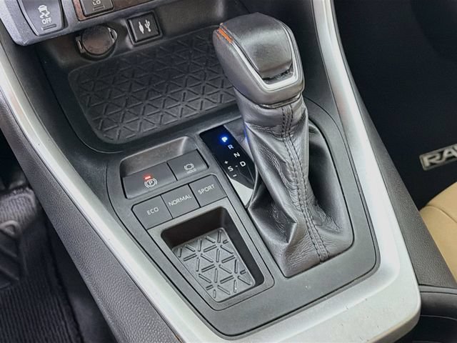 Used 2019 Toyota RAV4 XLE Premium w/ Cold Weather Package FWD image 20