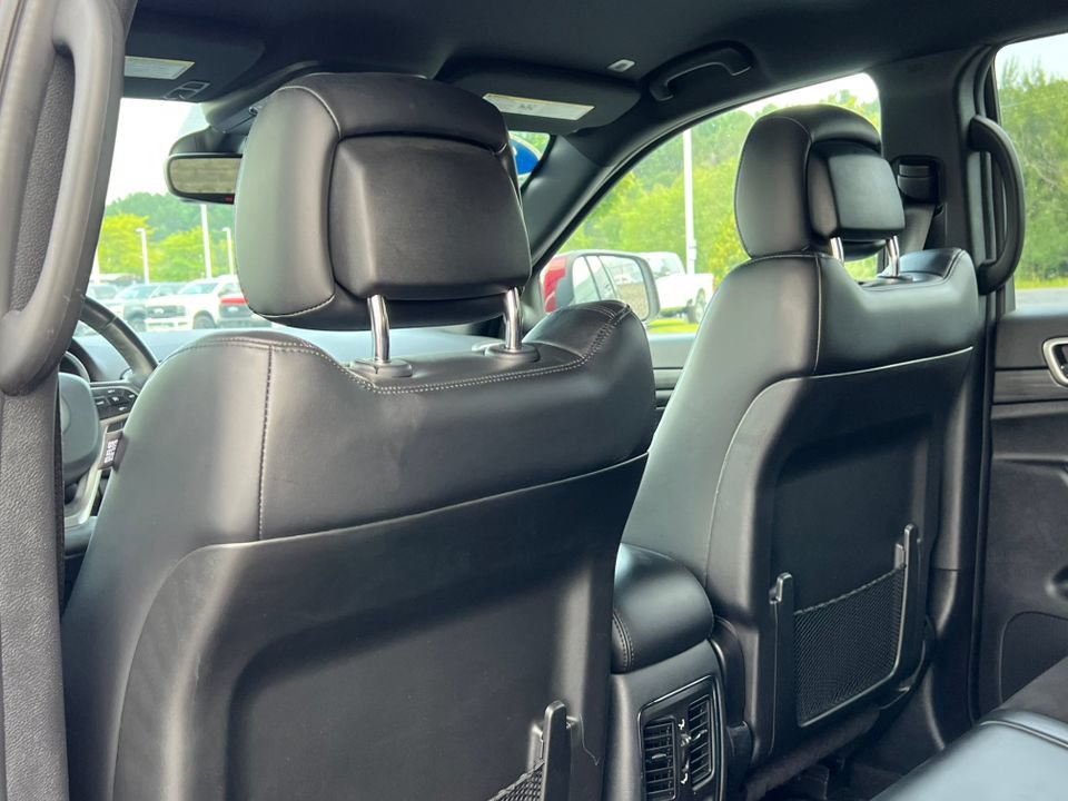 Used 2022 Jeep Grand Cherokee Laredo X AWD/4WD image 29
