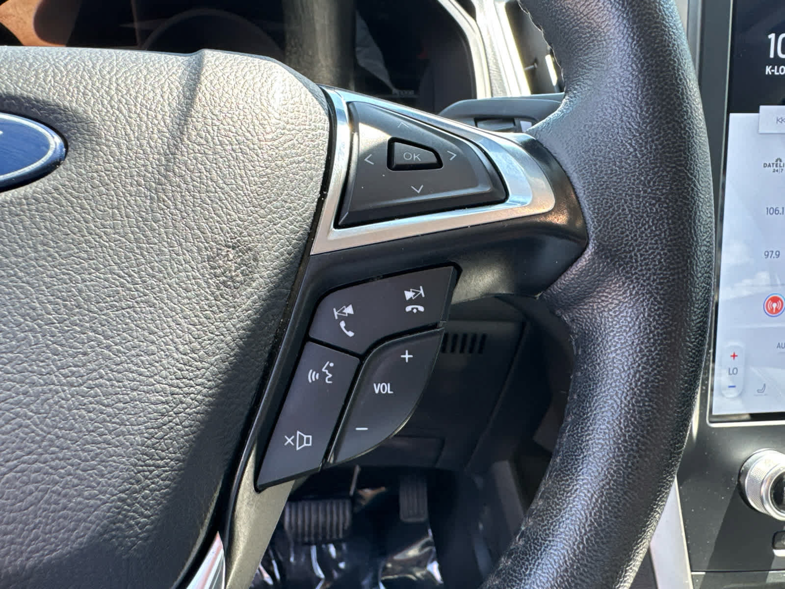 Certified 2024 Ford Edge SEL AWD/4WD image 33