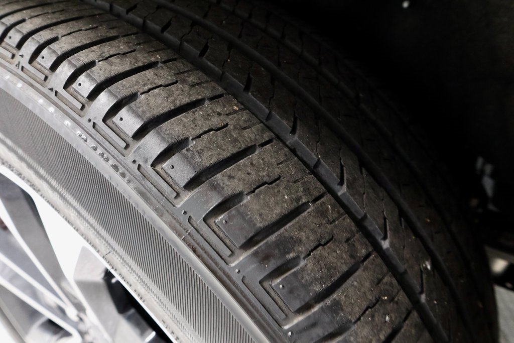 Used 2022 Jeep Grand Cherokee Overland w/ Luxury Tech Group IV image 21