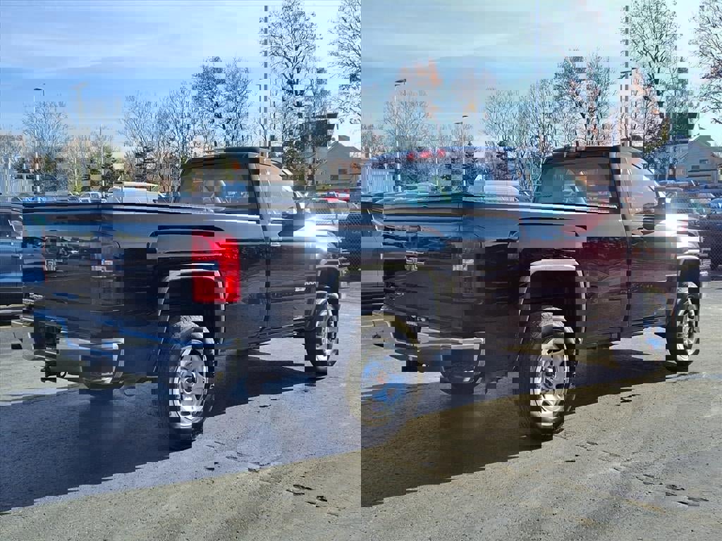 Used 2018 GMC Sierra 1500 4x4 Regular Cab w/ Sierra Convenience Package image 4