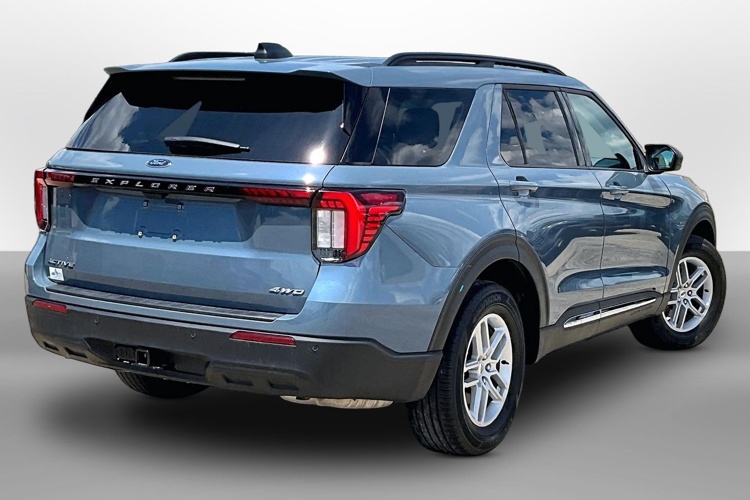 Certified 2025 Ford Explorer Active AWD/4WD image 11