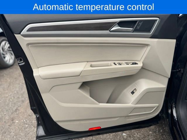 Used 2018 Volkswagen Atlas SEL w/ R-Line Package AWD/4WD image 12