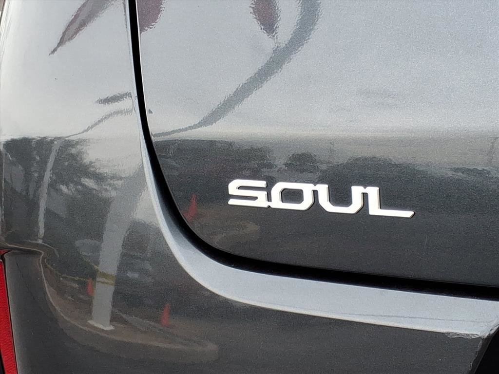 Used 2023 Kia Soul LX w/ LX Technology Package image 10