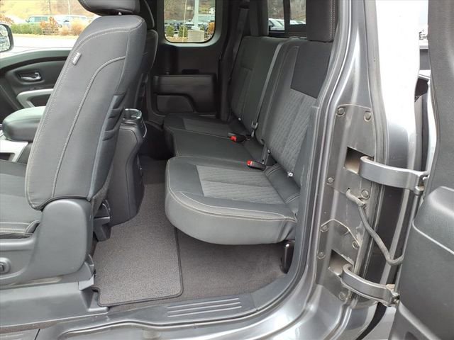 Used 2017 Nissan Titan SV image 14