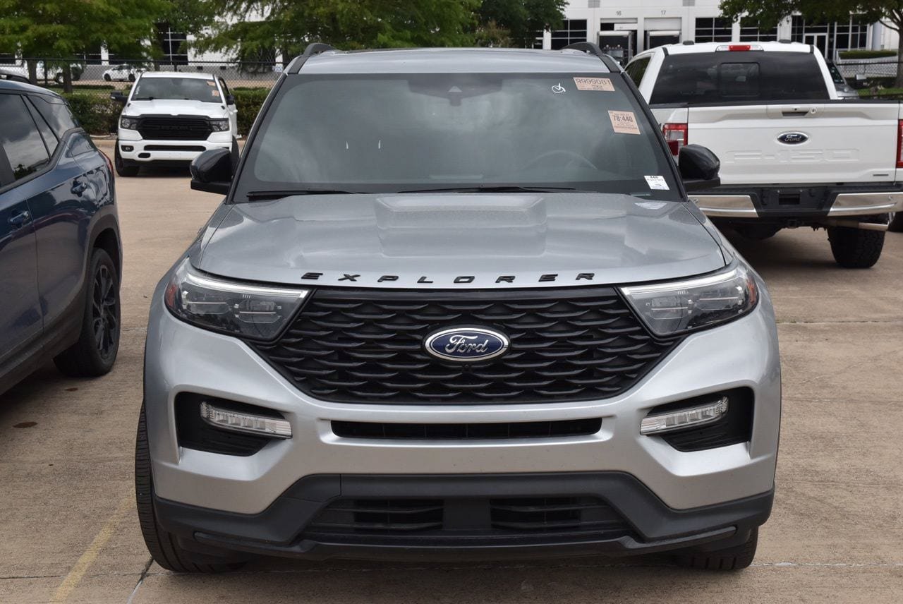 Certified 2024 Ford Explorer ST-Line w/ Class IV Trailer Tow Package AWD/4WD image 3