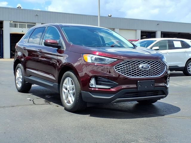 Certified 2024 Ford Edge SEL w/ Convenience Package AWD/4WD image 3