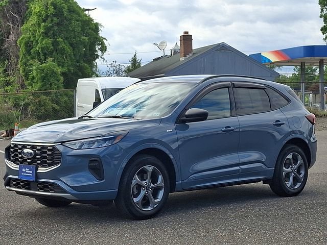 Certified 2023 Ford Escape ST-Line w/ Tech Pack #1 AWD/4WD image 3