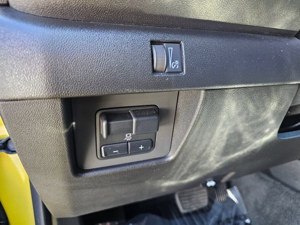 Used 2023 Chevrolet Colorado Trail Boss w/ Technology Package AWD/4WD image 18
