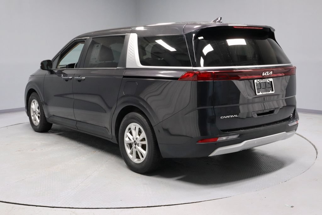 Used 2024 Kia Carnival LX FWD image 9