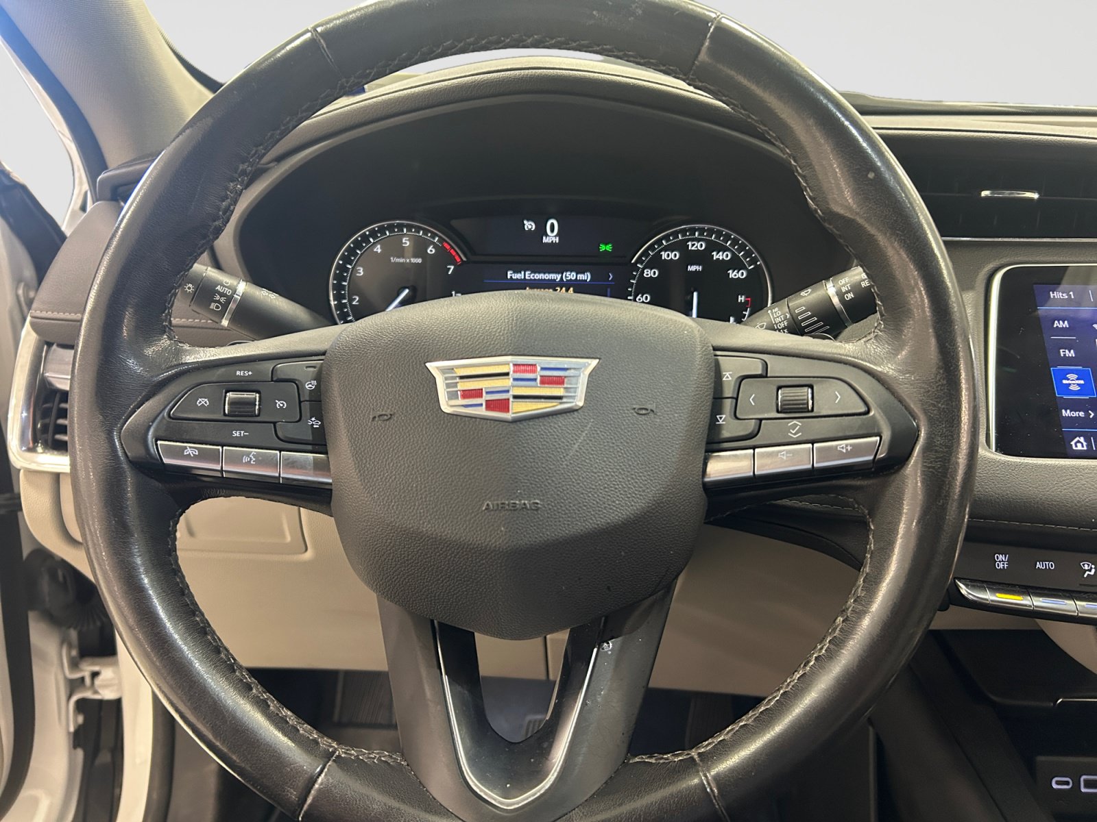 Used 2023 Cadillac XT4 Luxury w/ Cold Weather Package FWD image 15