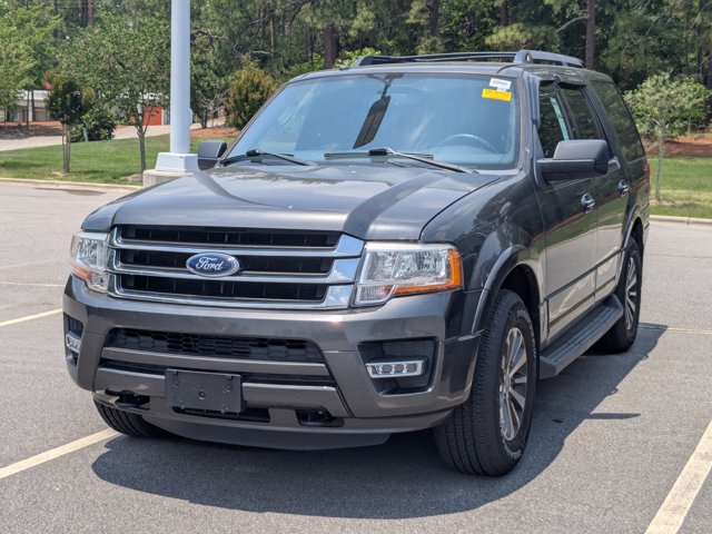 Certified 2017 Ford Expedition XLT w/ Equipment Group 202A AWD/4WD image 3