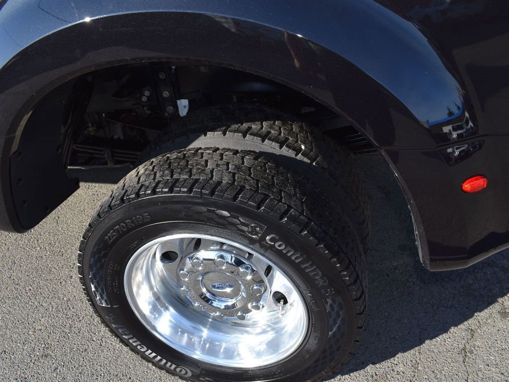 Certified 2025 Ford F450 Platinum w/ FX4 Off-Road Package image 10