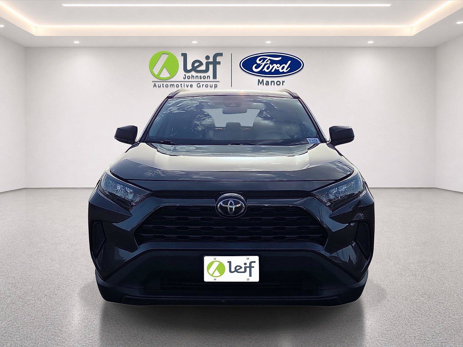 Used 2021 Toyota RAV4 LE FWD image 2