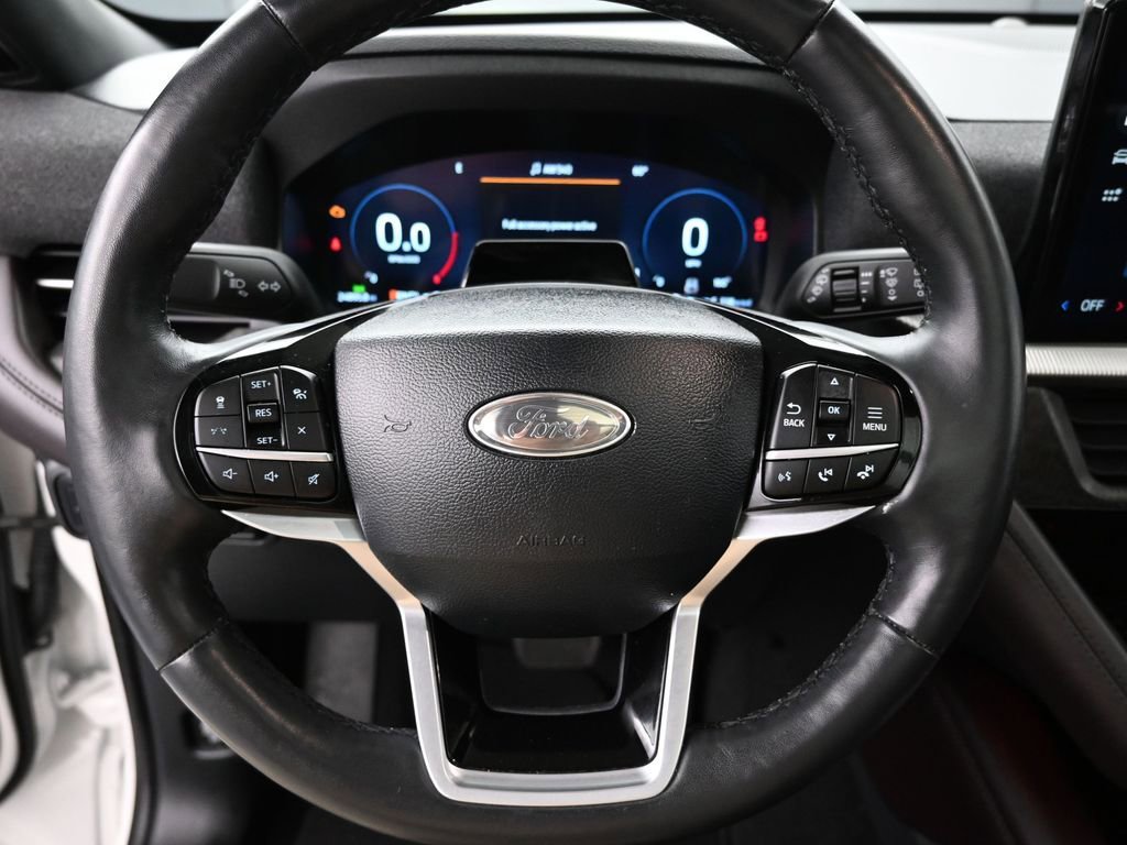 Certified 2025 Ford Explorer Platinum w/ Ultimate Package image 15