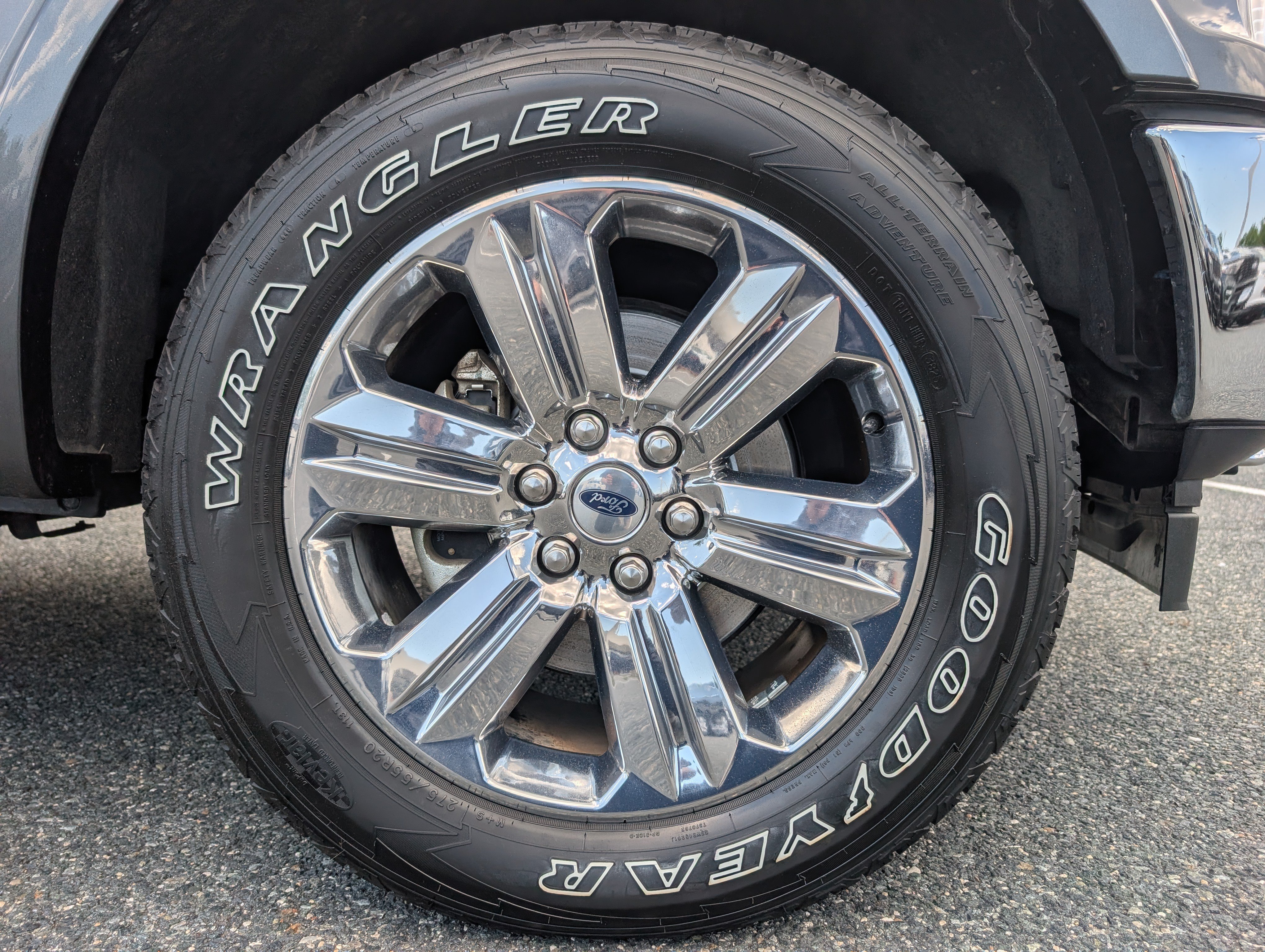 Certified 2019 Ford F150 Lariat w/ Equipment Group 502A Luxury AWD/4WD image 9