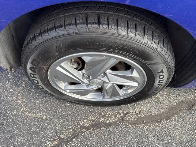 Used 2024 Hyundai Elantra SE FWD image 17