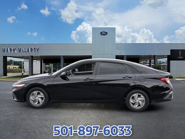 Used 2026 Hyundai Elantra SE FWD image 2