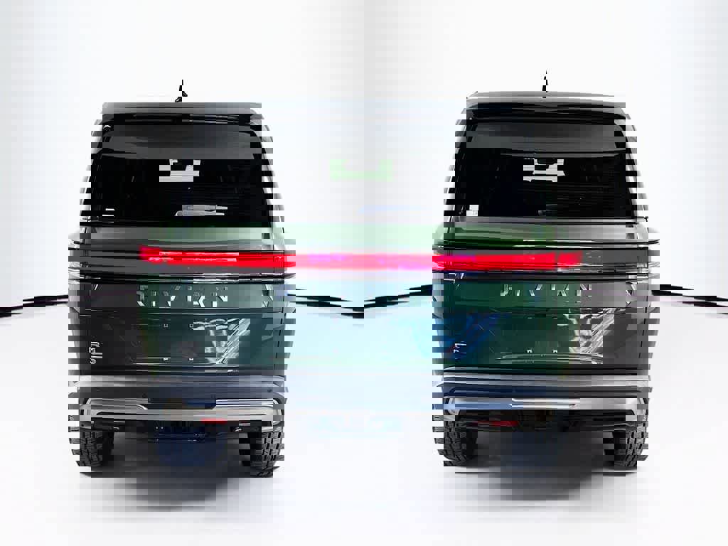 Used 2025 Rivian R1S Adventure image 5