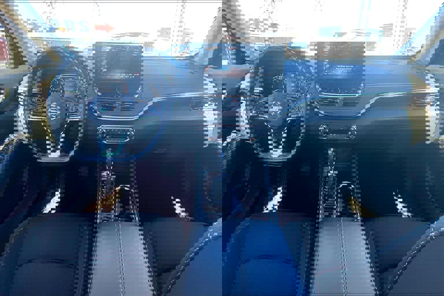 Used 2024 Nissan Altima 2.5 SV w/ SV Premium Package image 15