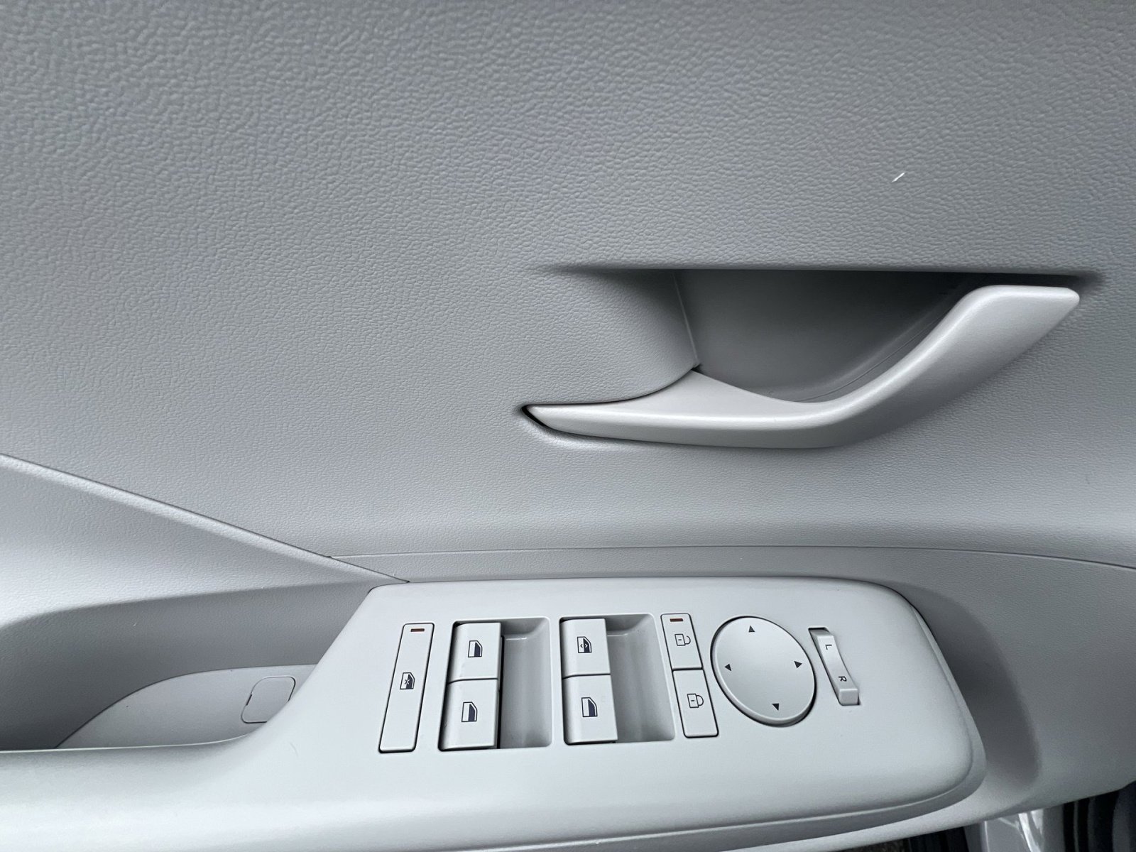 Used 2025 Hyundai Kona SEL FWD image 23