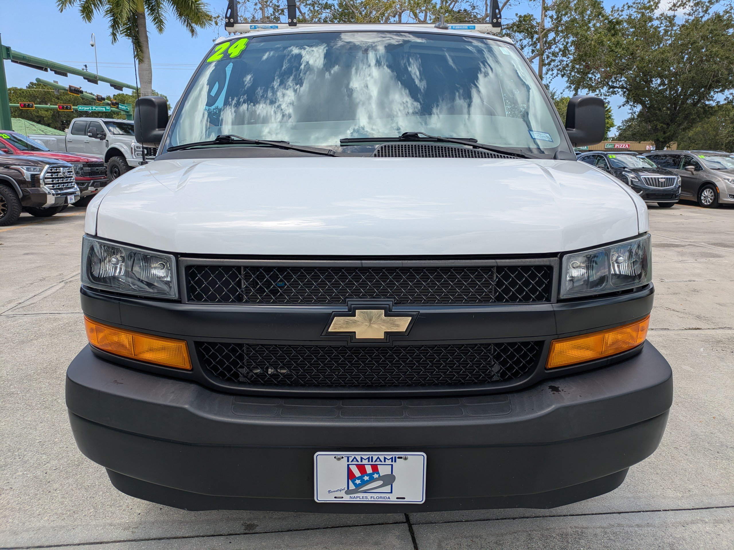 Used 2024 Chevrolet Express 2500 w/ Driver Convenience Package RWD image 8