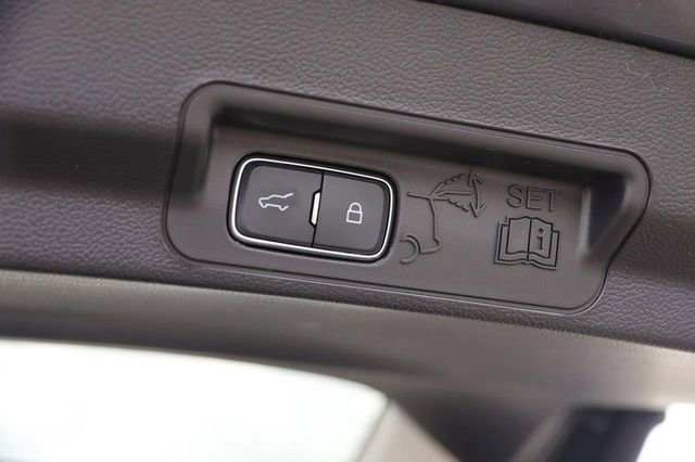 Certified 2025 Ford Explorer Active AWD/4WD image 8