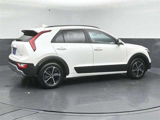 Used 2024 Kia Niro EX image 13