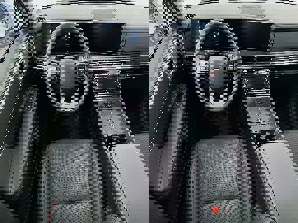 Used 2025 Hyundai Santa Fe SEL image 13