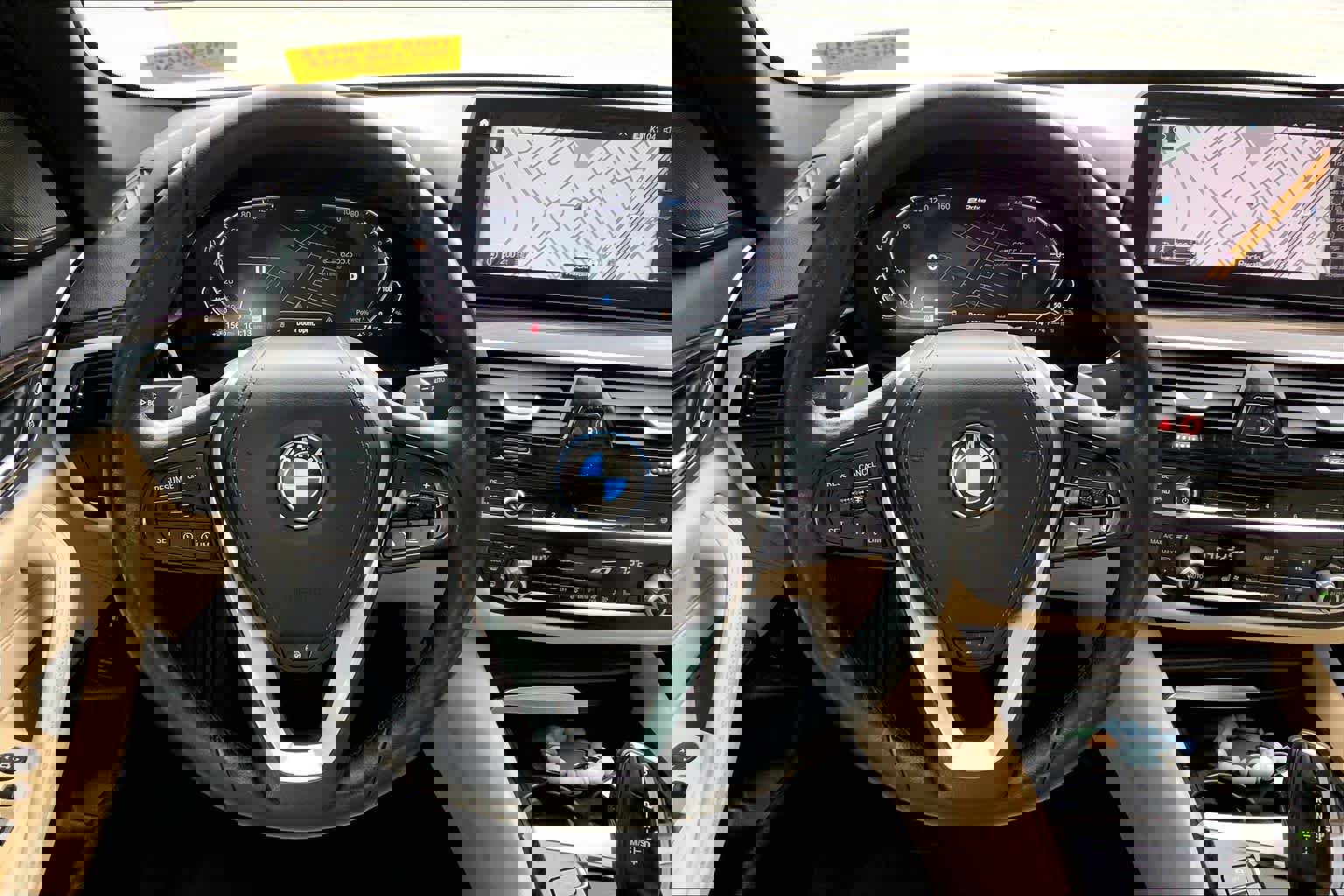 Used 2023 BMW 530e 530e image 8